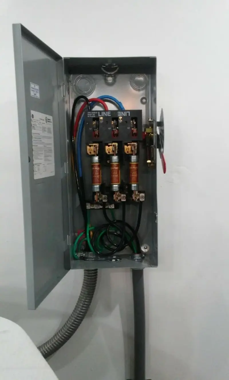 Three-phase disconnect switch installed for Smoke Detector Installation in Rolla